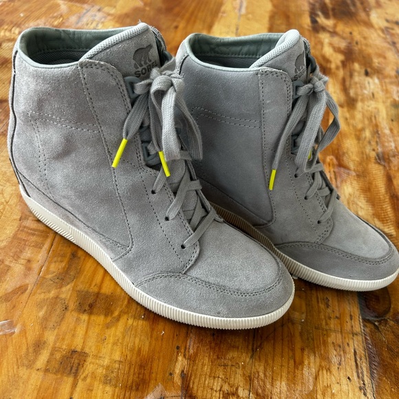 Sorel Out N About Light Gray Wedge Bootie Sneaker Size 9 - Picture 3 of 11